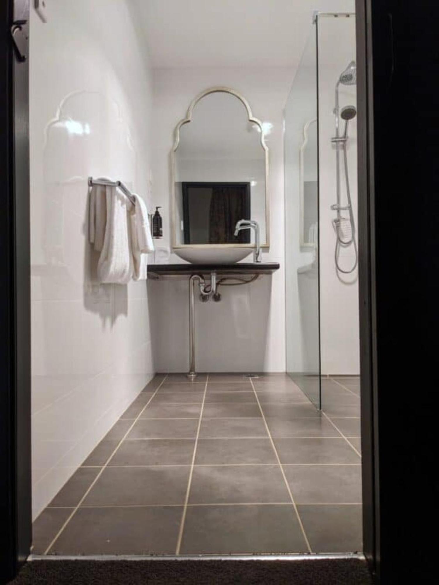 Hotel Etico At Mount Victoria Manor Екстериор снимка